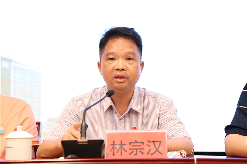 8院区党总支书记林宗汉作表态性发言.jpg