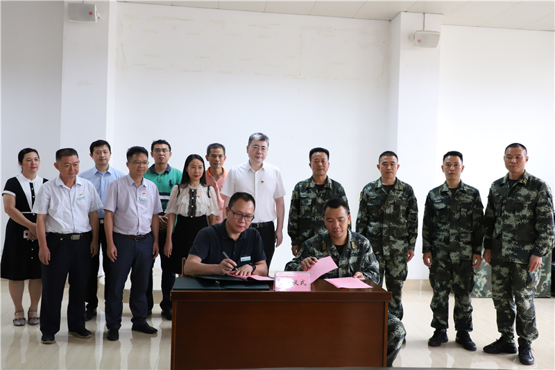空港院区与武警广西总队训练基地结成军民共建单位
