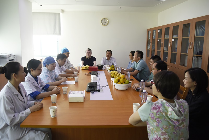 我院为超声科主任龙平教授举行退休座谈会