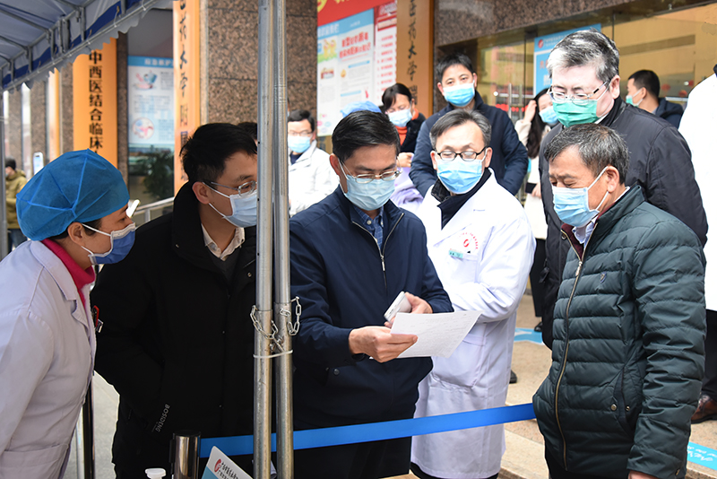 学校党委副书记何并文带队到我院开展2022年春季疫情防控工作综合督查