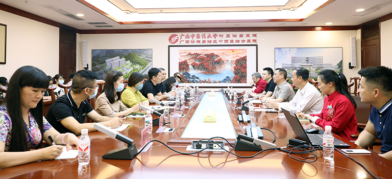 促进中医药文化走进校园——自治区中医药管理局组织南宁市多所中小学校领导一行到我院参观交流