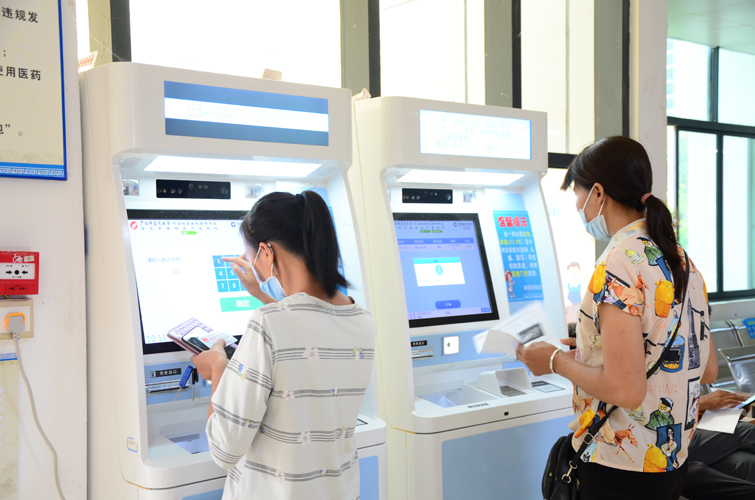 【我为群众办实事】——田阳院区：为健康“加码”，智慧自助机助一臂之力