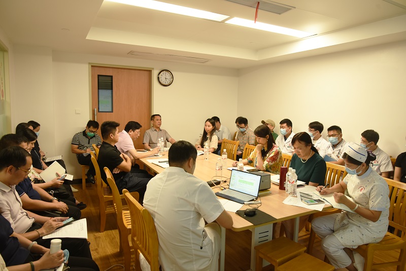 院领导带队到泌尿外科三区（移植病区）开展行政查房