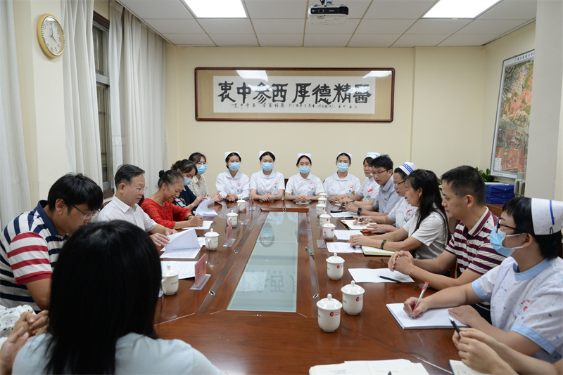 广西中医药大学赛恩斯新医药学院党委书记李成林一行到我院问候2022年广西高校大学生医学技术技能大赛指导老师及参赛选手