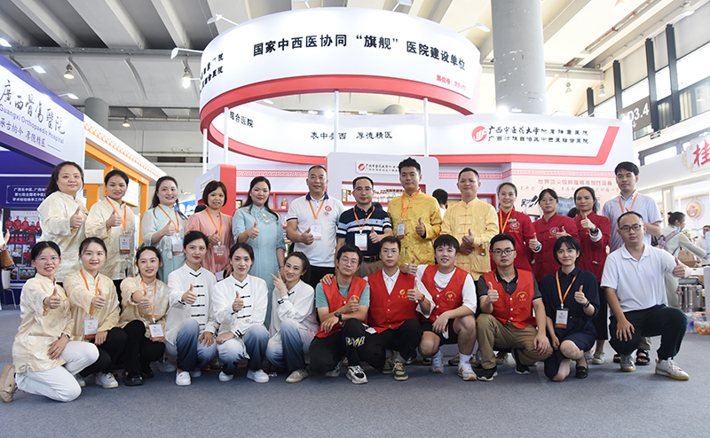 3合影.jpg 3合影.jpg