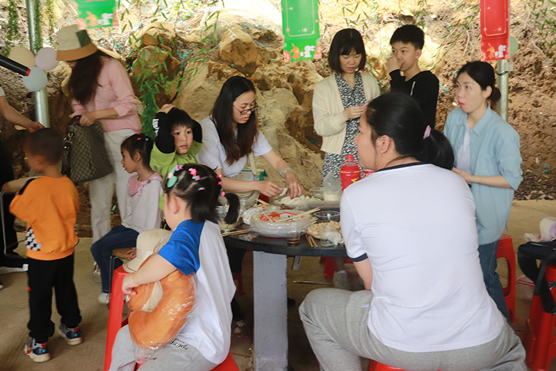 空港院区开展“‘梅’好同行，筑梦远航” 2023年职工春游活动