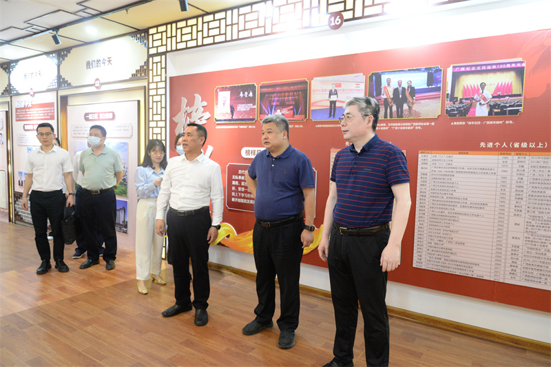 南宁市兴宁区人民政府区长林涛率队到我院调研指导工作