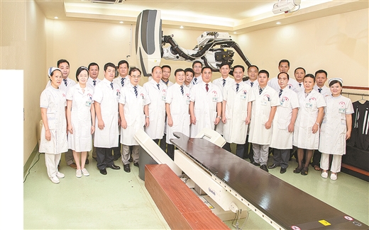 【广西日报】双刀精准起沉疴 传统医学写新篇——广西中医药大学附属瑞康医院（广西壮族自治区中西医结合医院）肿瘤学科发展综述