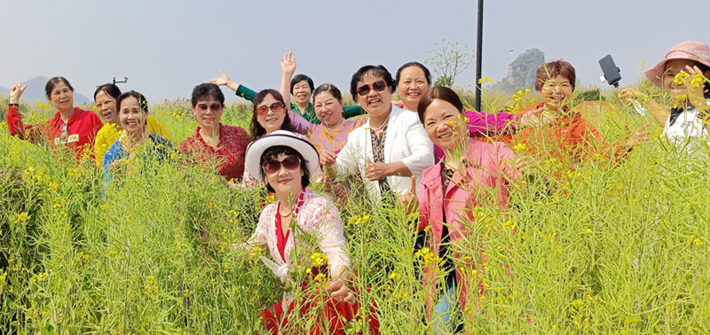 我院组织离退休职工开展2023年春游活动