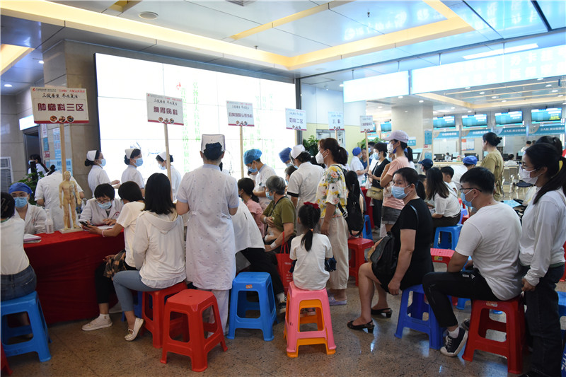 三伏养生，冬病夏治——我院开展“三伏贴”大型义诊活动