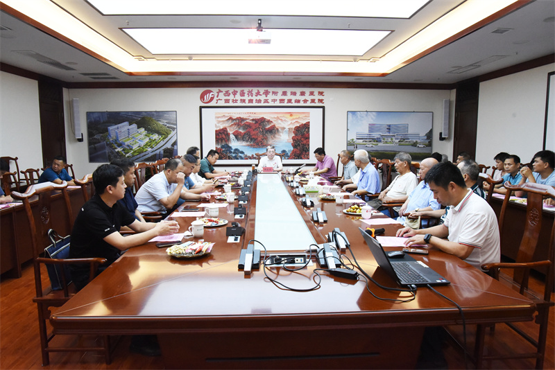 忆军旅生涯 话人生风采——我院召开军转退役人员庆“八一”座谈会