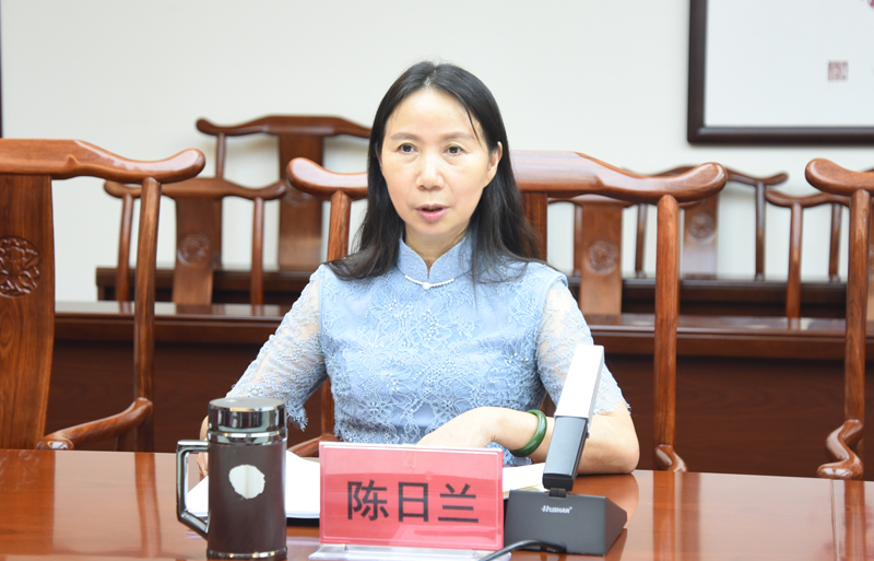 6陈日兰副书记主持会议.jpg