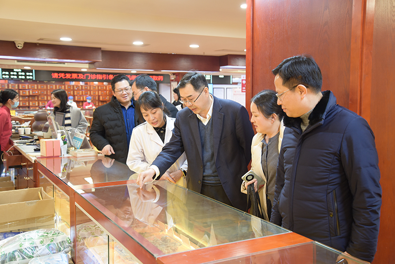 3参观中医药博物馆.jpg