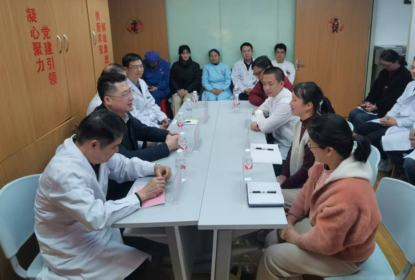 我院外科第四党支部与梧州市人民医院普通外科党支部开展基层党支部党建促业务交流活动