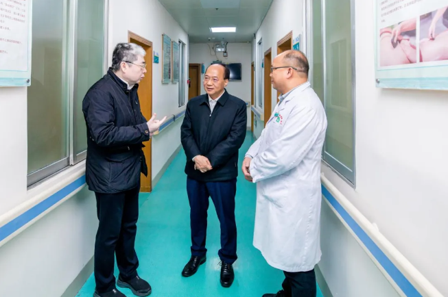 自治区副主席廖品琥到我院北湖南棉社区卫生服务中心调研