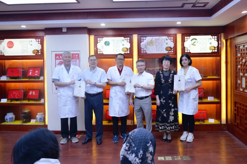 跨越山海 医脉相承 | 瑞康医院为来华印尼留学生举办结业仪式