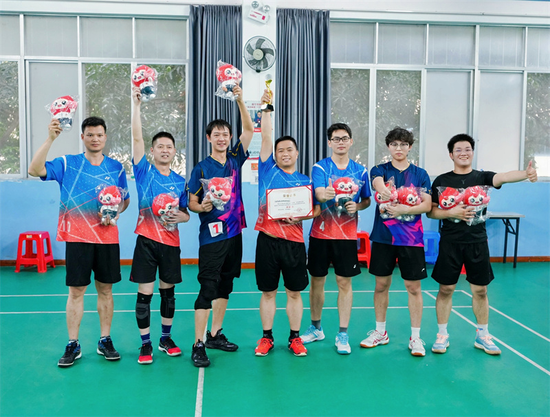 我院在首府南宁第十四届“无偿献血杯”医务人员气排球邀请赛常规赛中获佳绩