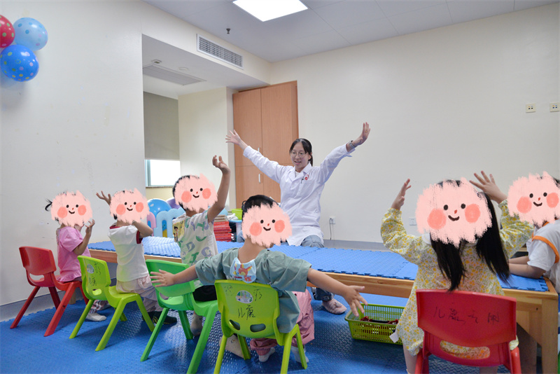 我院儿童康复病区联合社工部开展“童心童趣 共贺六一”主题活动
