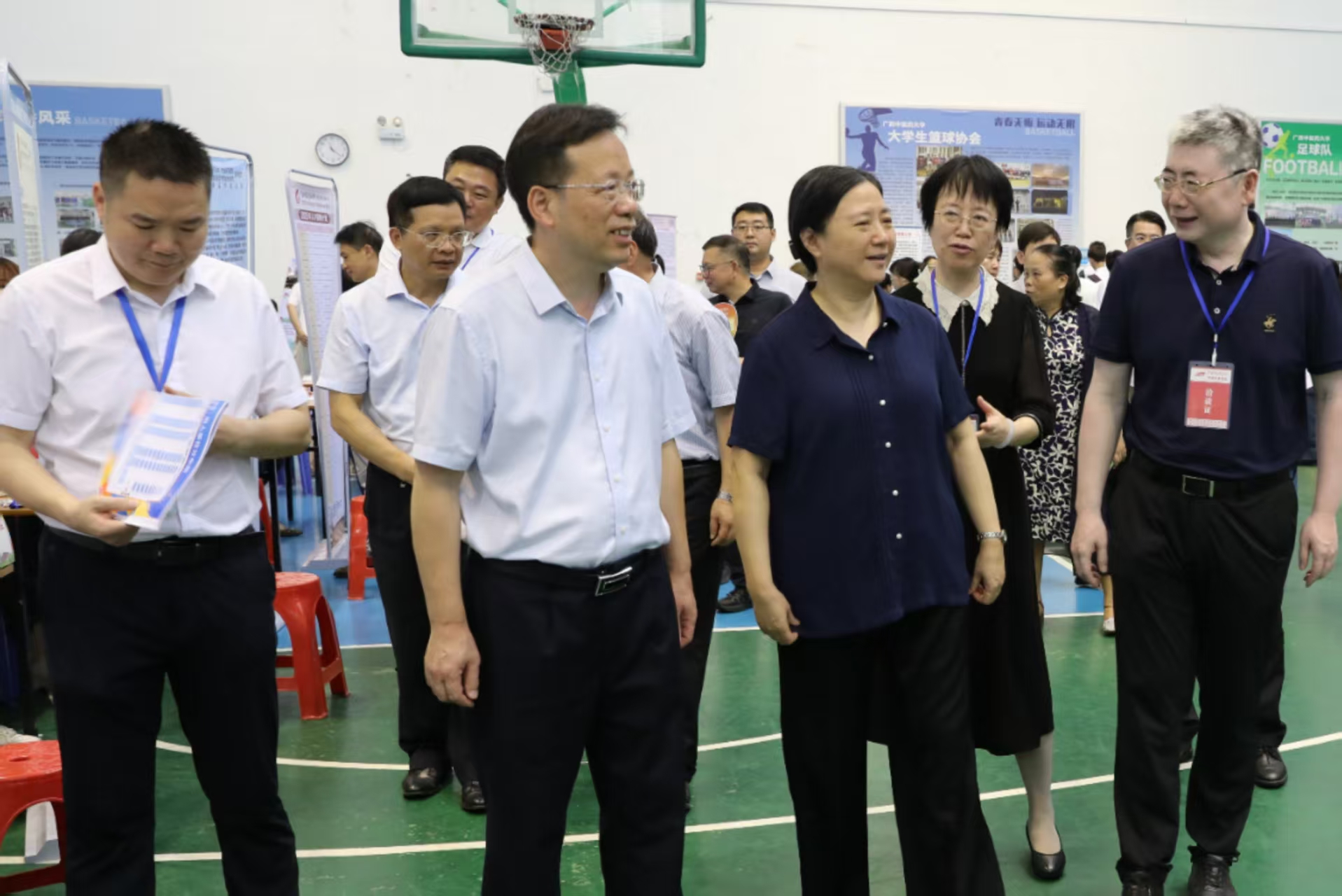 我院领导带队参加2025届毕业生夏季就业双向选择洽谈会暨“宏志助航计划”专场招聘会