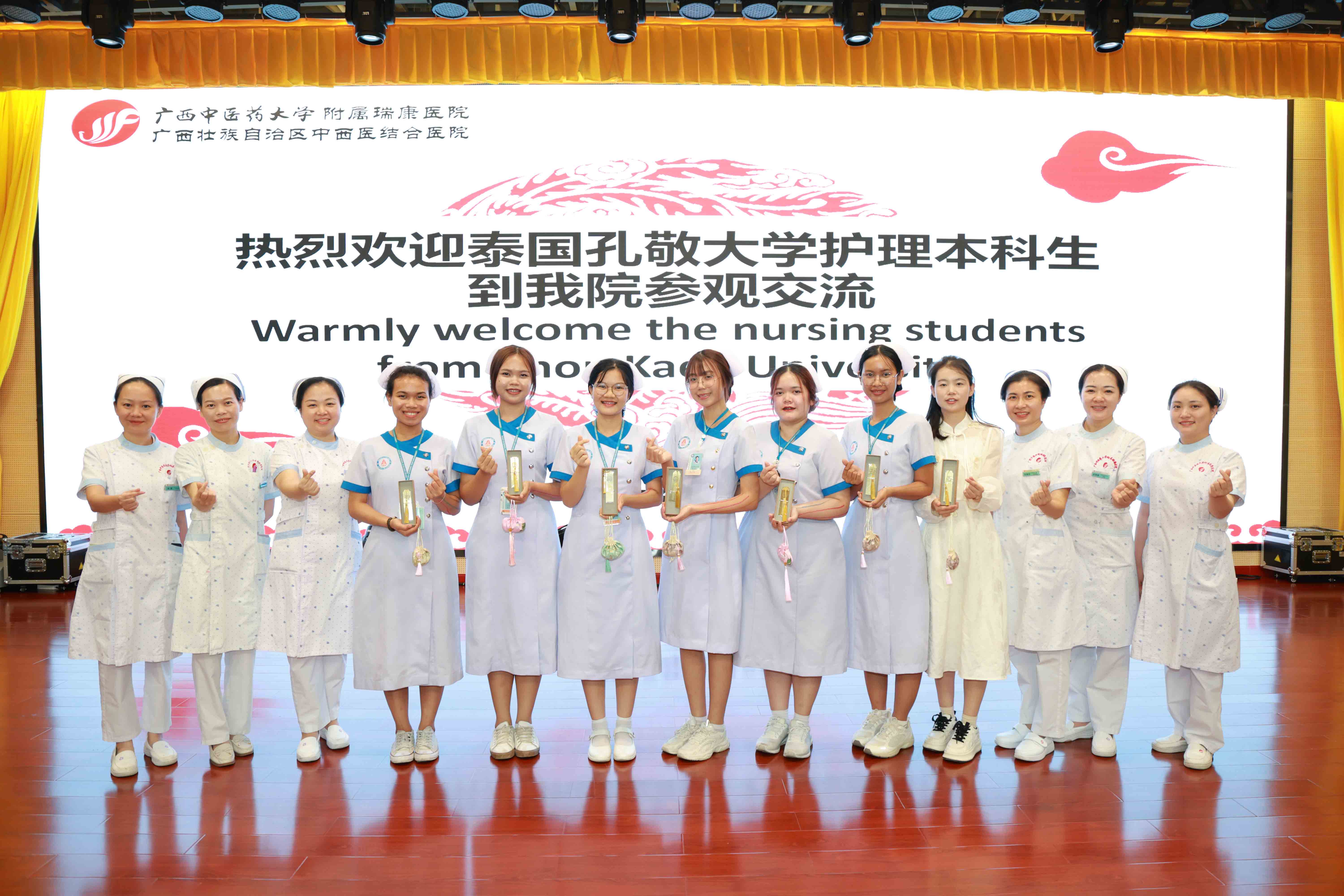 泰国孔敬大学护理本科生到我院开展中医护理交流学习